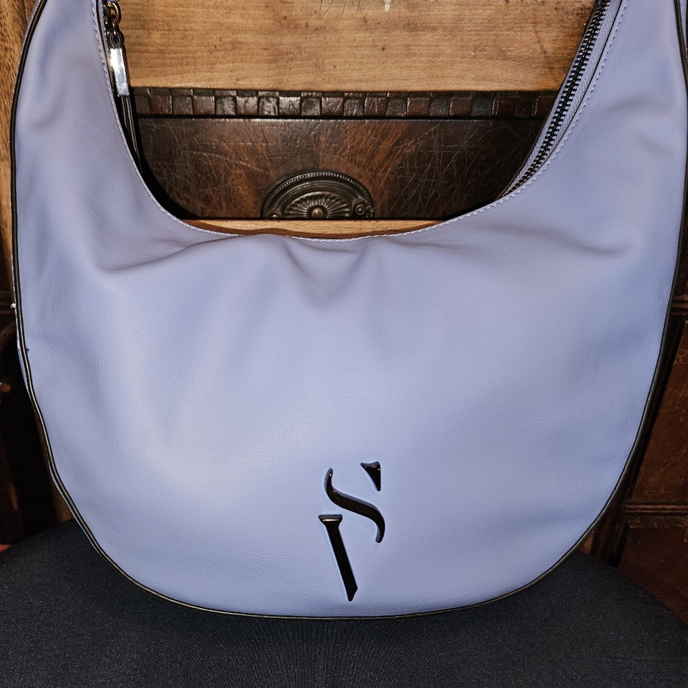 Simply Vera Vera Wang Alessi shoulder bag venice periwinkle LIKE NEW USED ONCE
